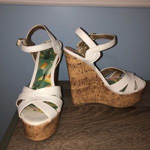 White wedges